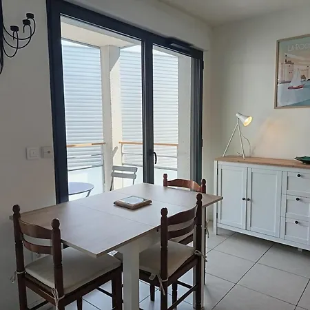 A La Rochelle, 4 Pers - Fr-1-551-84 Apartment *